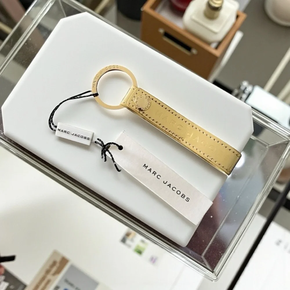 MARC JACOBS Gold Tone Loop Ring & Key Wristlet, NIP